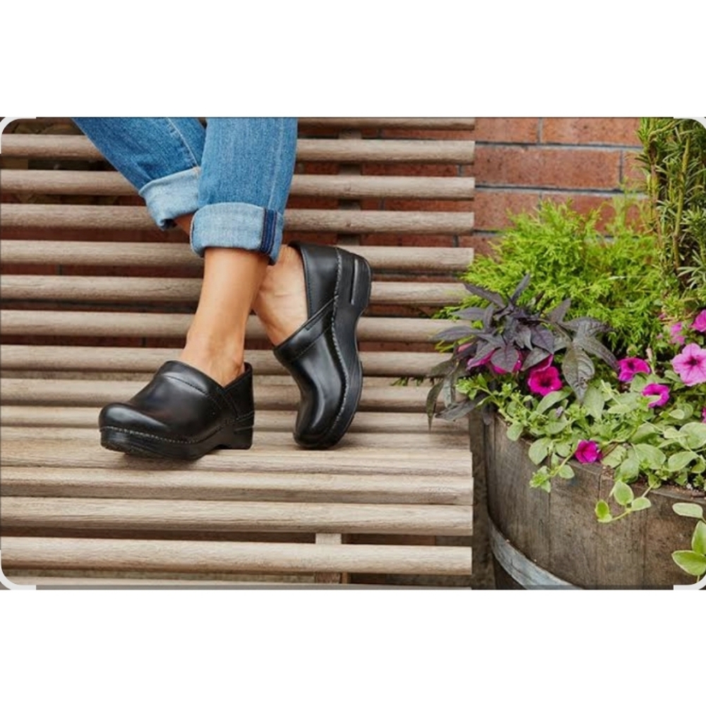 Dansko Abigail Milled Full Grain Black Leather Clogs Size US 7 Comfort Nurse